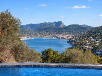 La Mola: Mediterranean villa with beautiful harbour and sea views