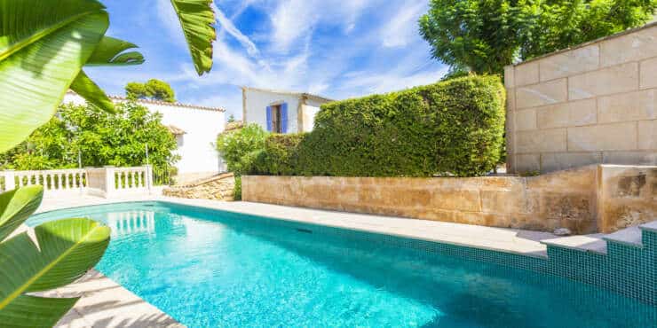 Manorial villa with pool and garden close to Palma-City