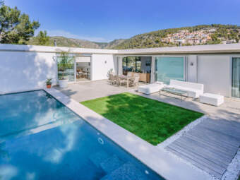 Modern sunny villa with absolute privacy close to Palma