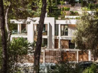 Superb villa with a modern design near Puerto Portals