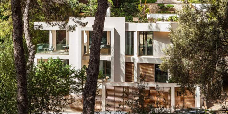 Superb villa with a modern design near Puerto Portals