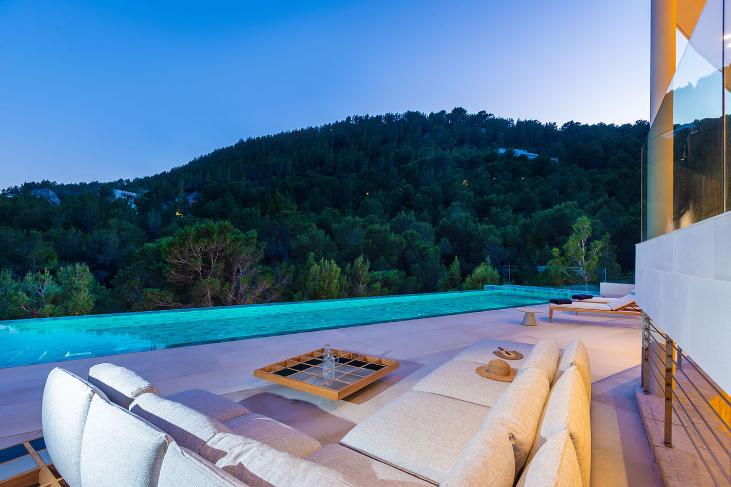 26197-moderne-villa-kauf-meerblick-son-vida-mallorca-34