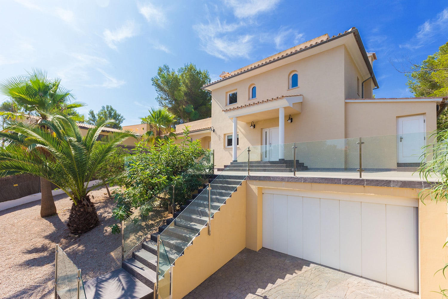 M12025-miete-villa-c
