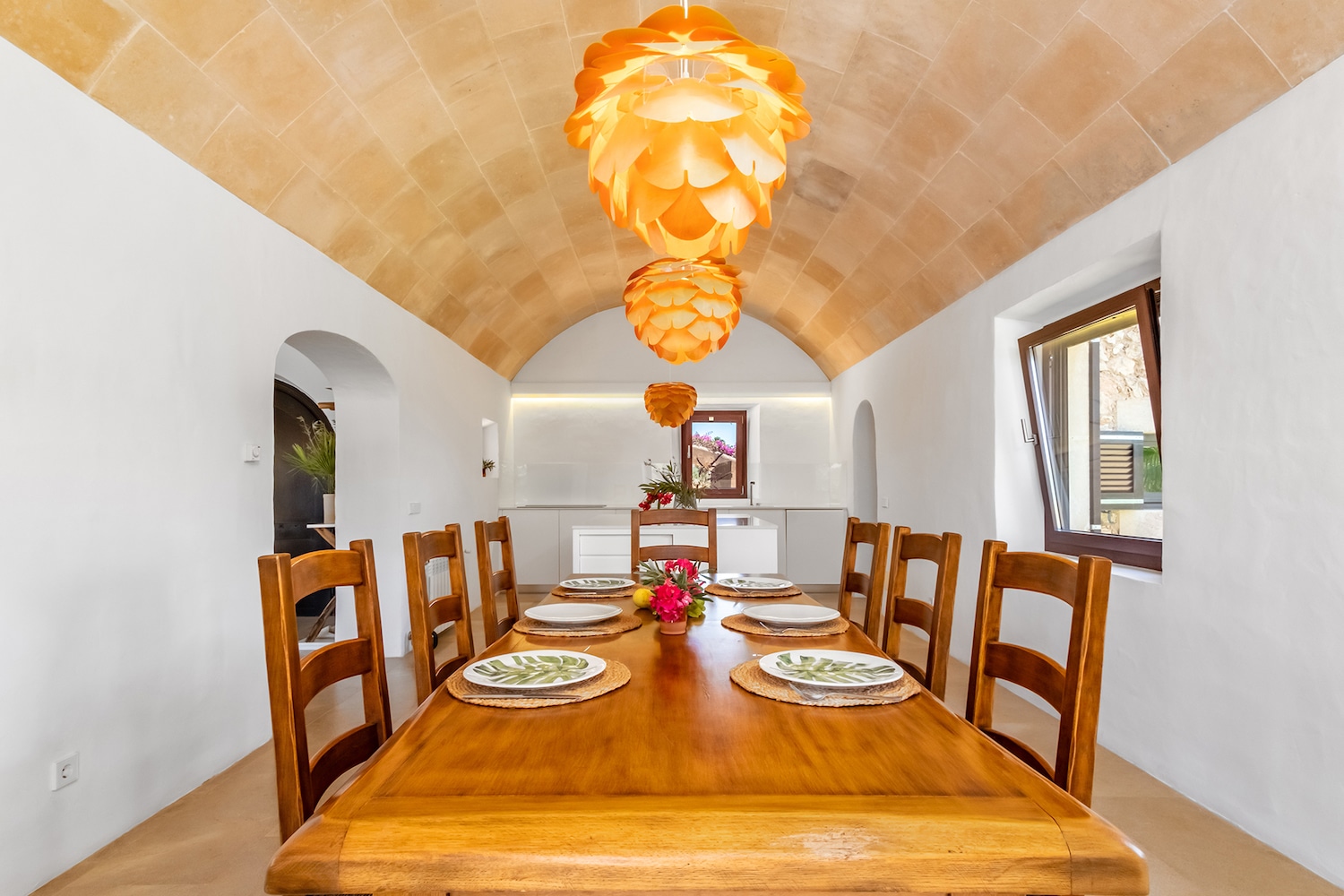 Dining area with sandstone vault