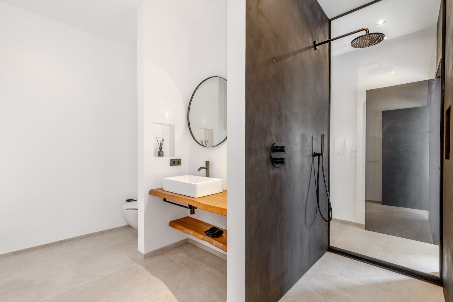 One of 3 bathrooms