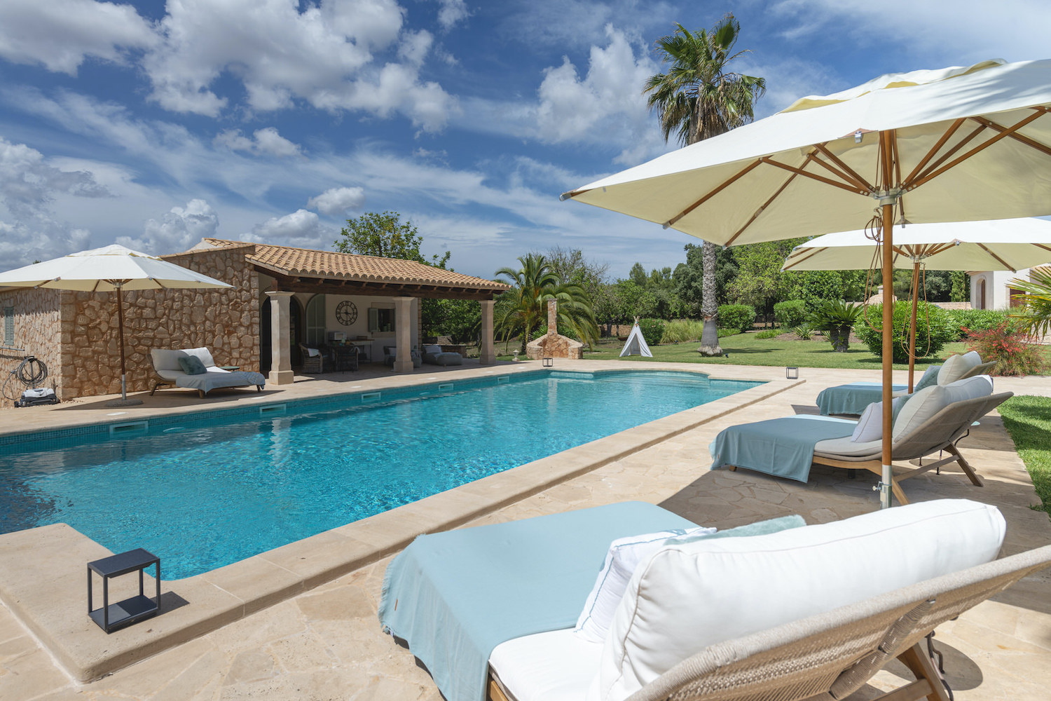 Guesthouse at the pool