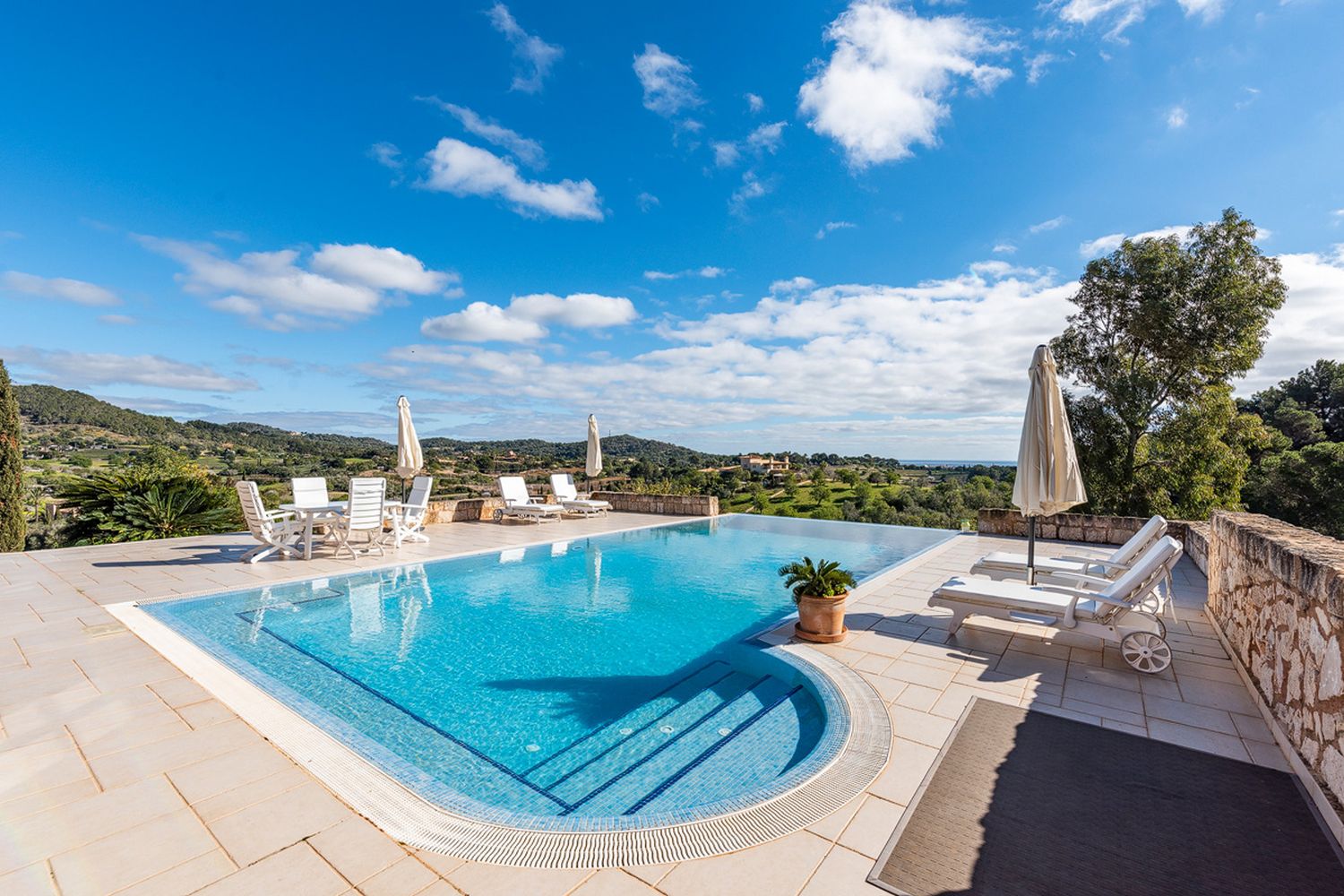Infinity pool with sea views