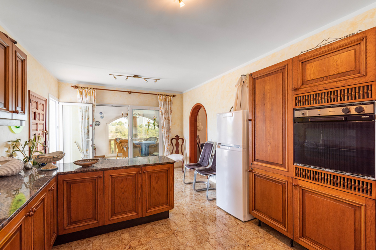 Large kitchen