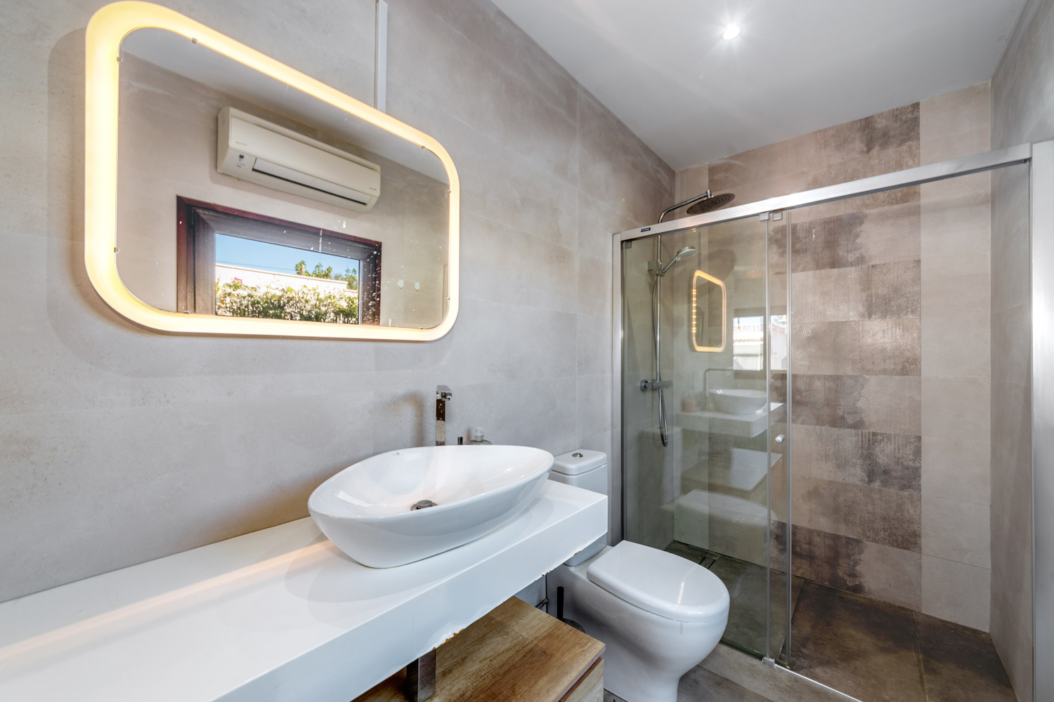 One of 3 bathrooms