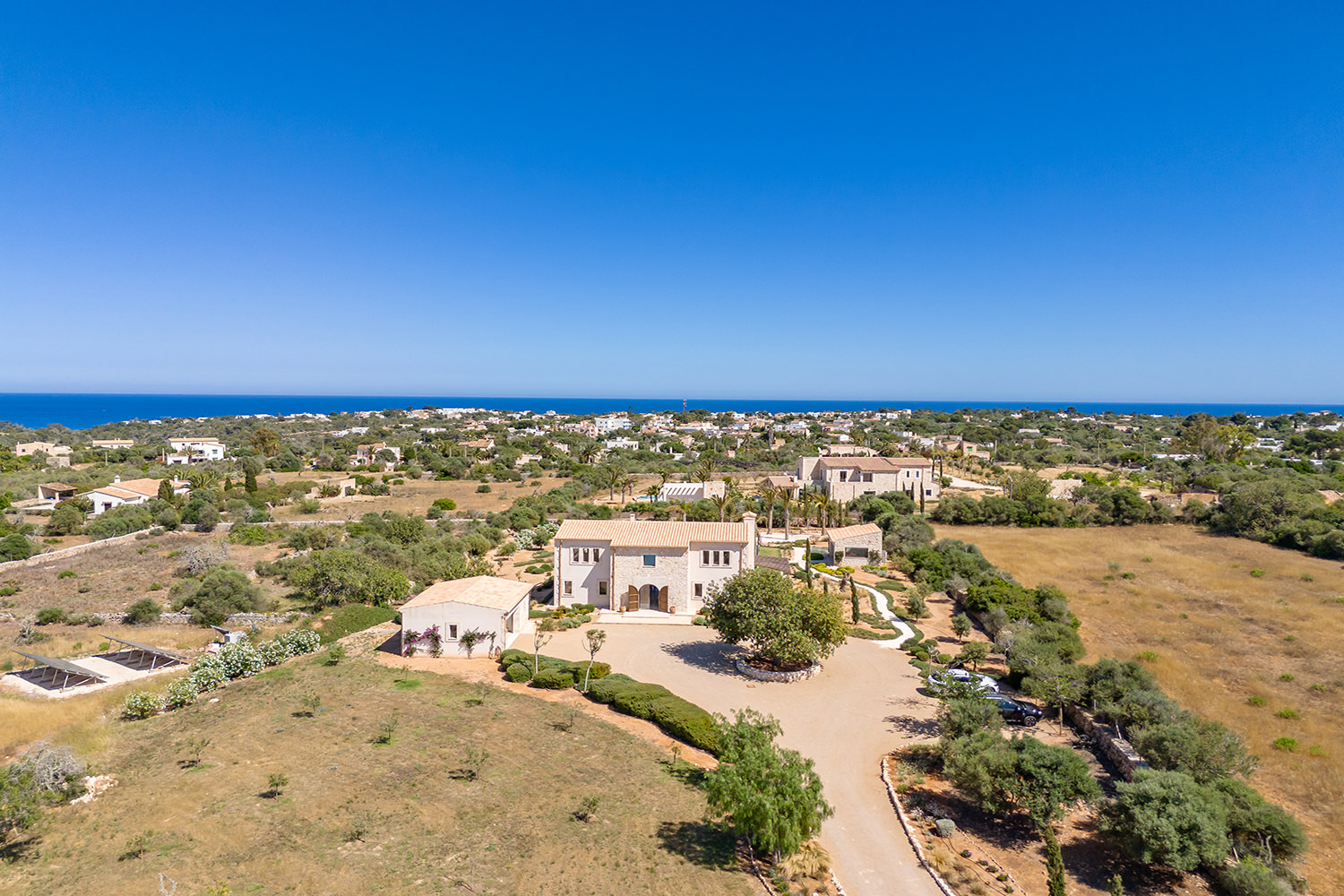Fantastic property close to the bach