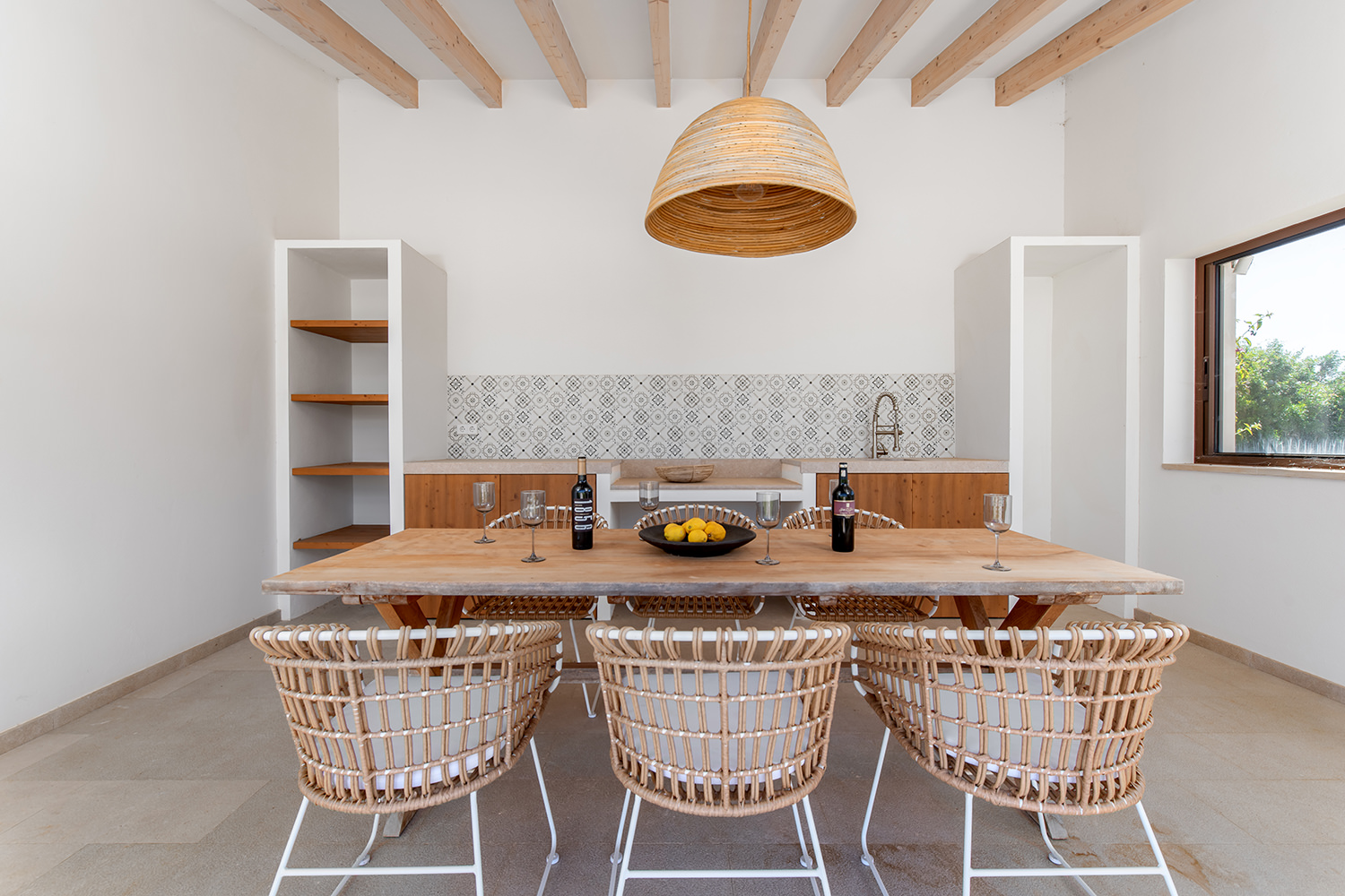 Outdoor kitchen