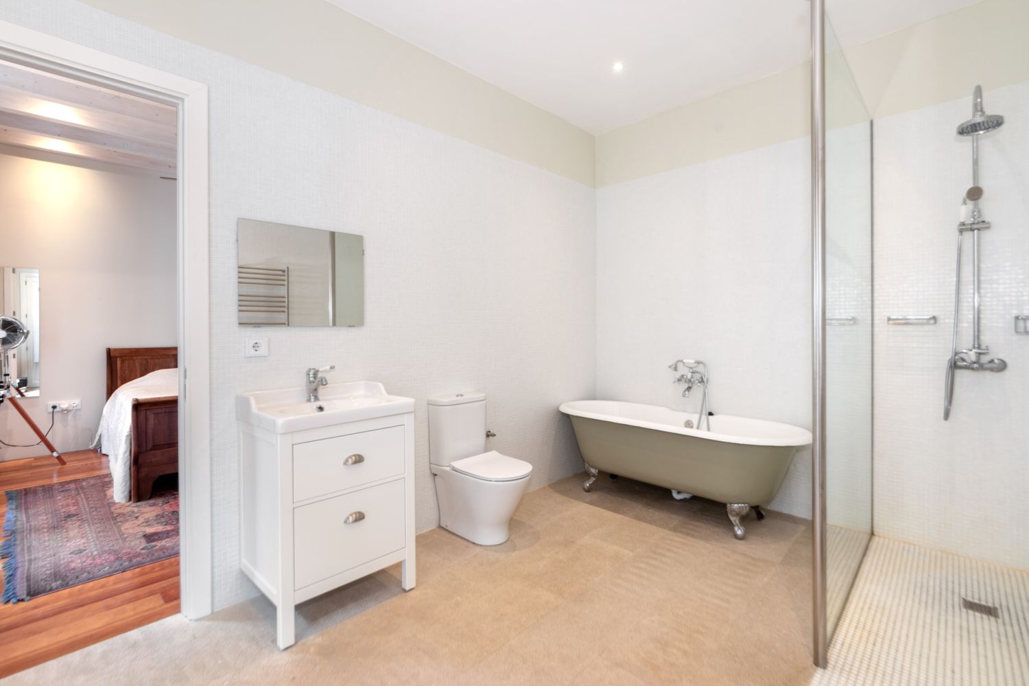 Bathroom en suite