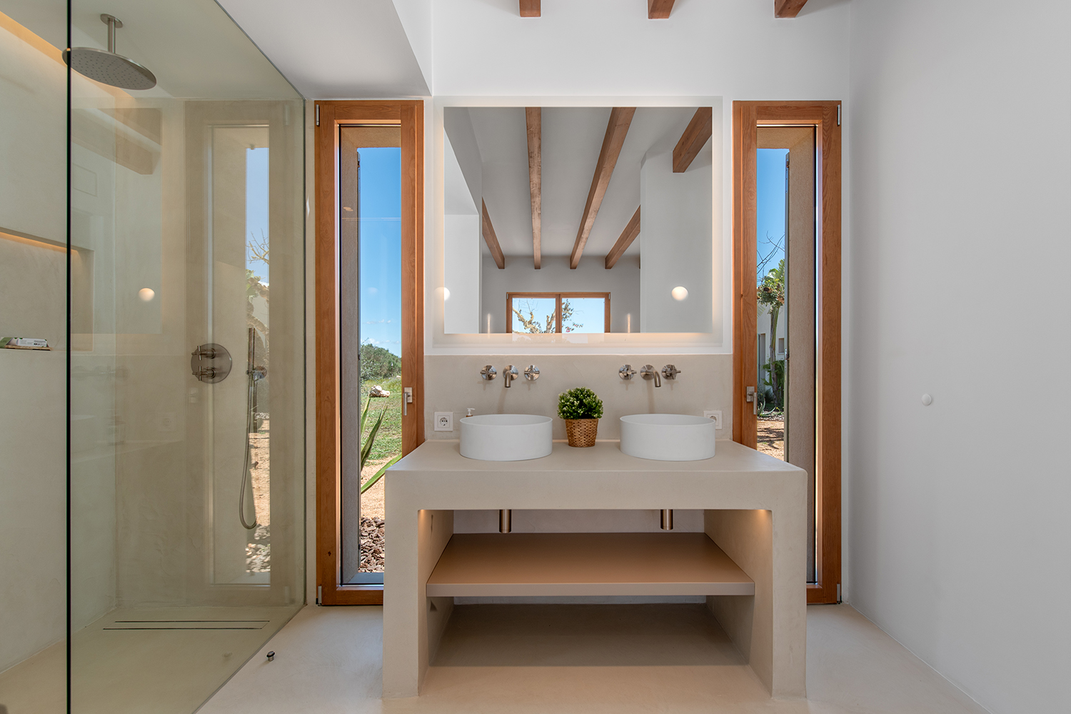 One of 7 bathrooms