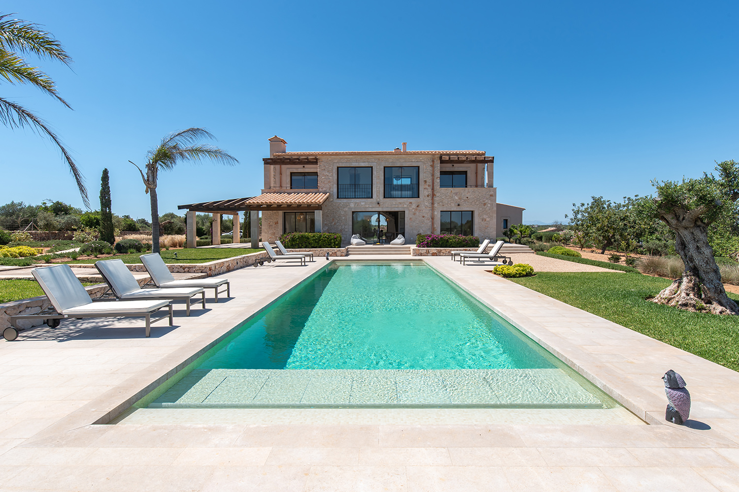 Dreamlike newly built finca with panorama views as far as the sea in Cala Llombards