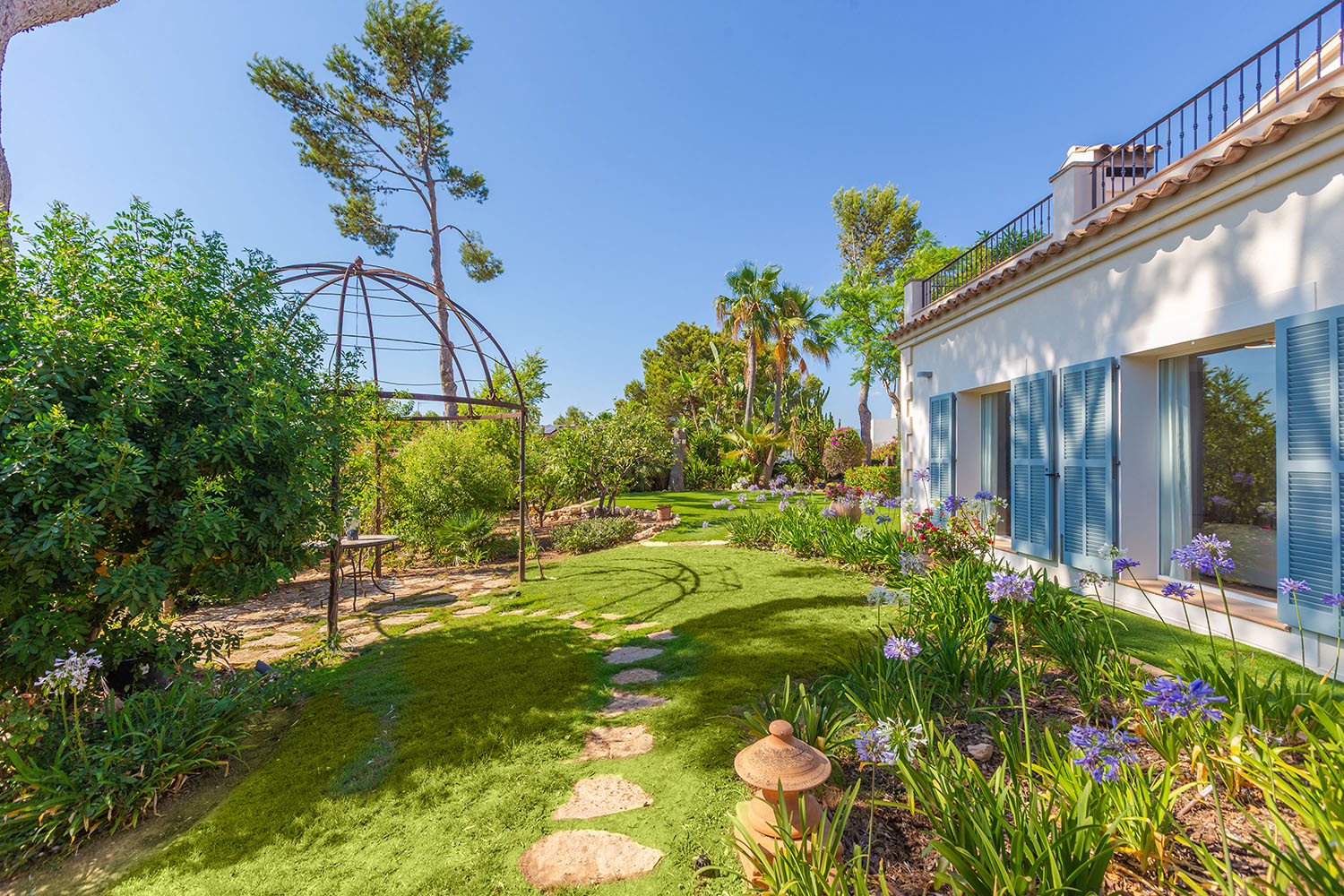 26820-mediterrane-villa-nova-santa-ponsa-mallorca-r