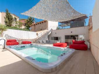 Stylish house in second sea line with vacation rental license and SWIM SPA