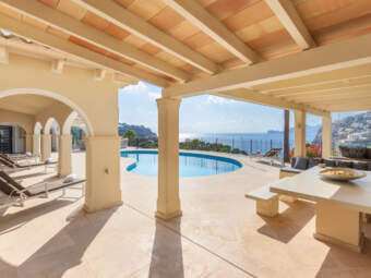 Mediterranean luxury property in a prime location close to the harbour