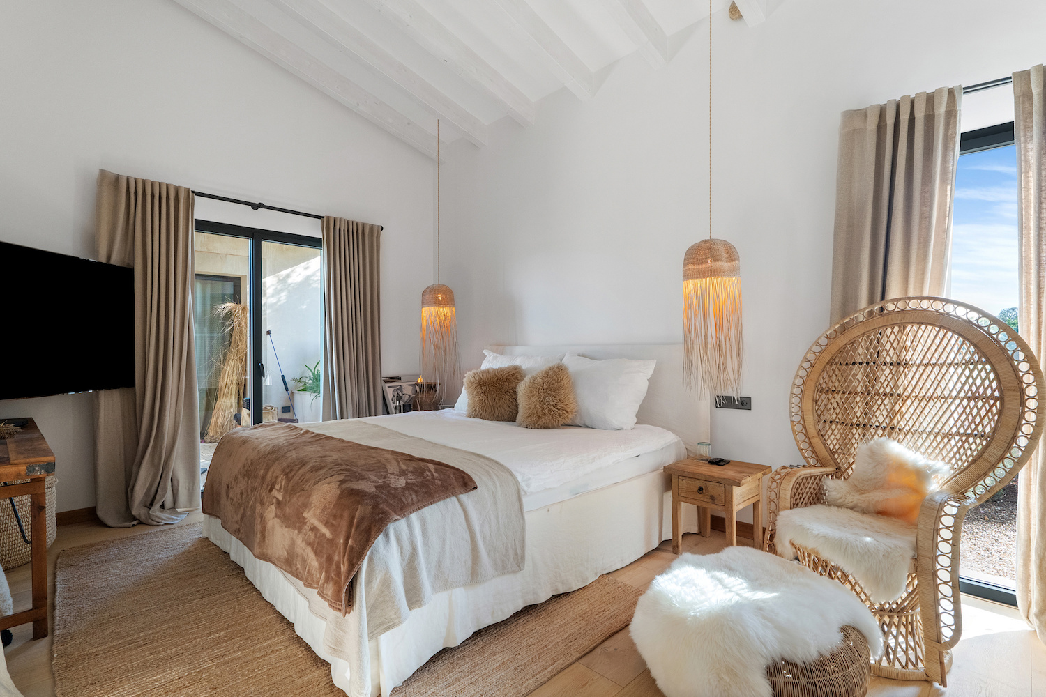 One of 5 bedrooms
