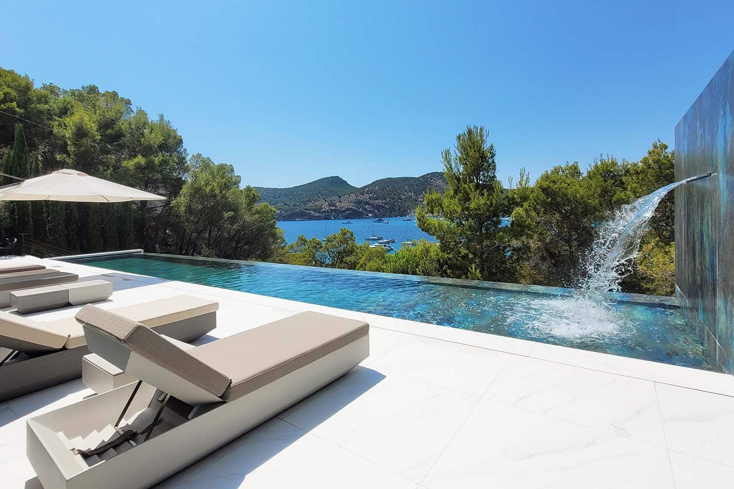 M26920-rent-villa-camp-de-mar-b