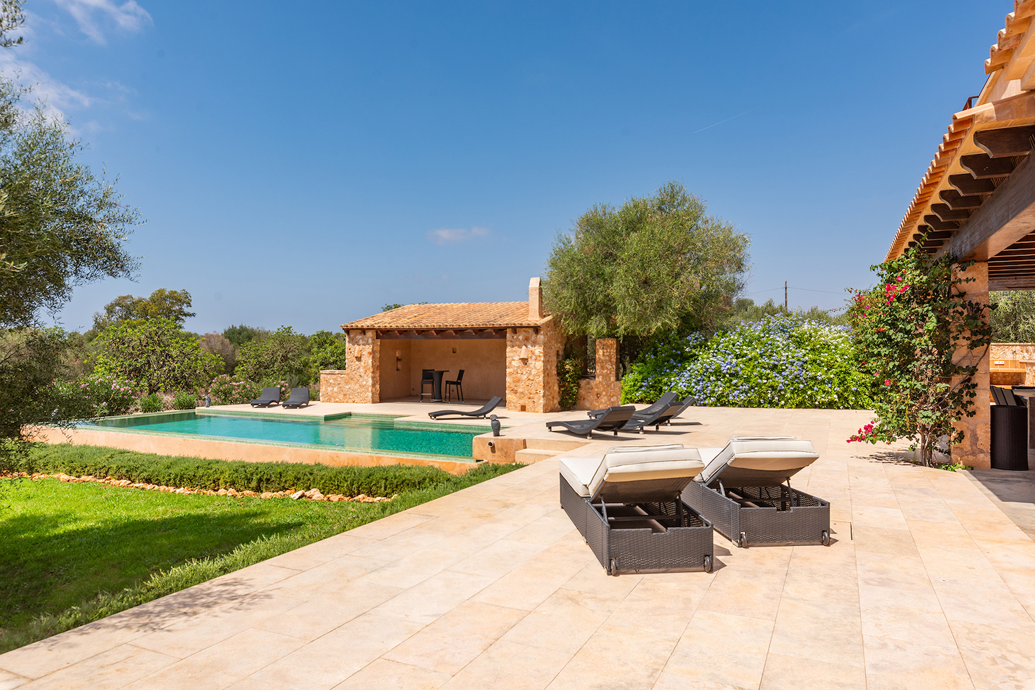 Mediterranean outdoor area