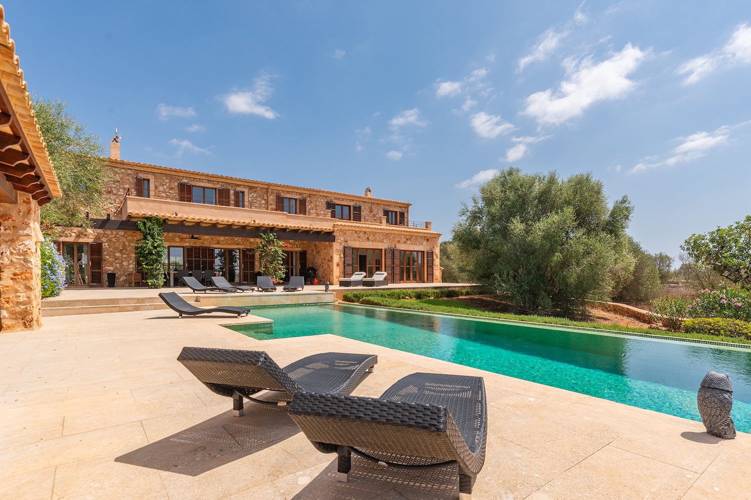Exclusive finca in a quiet location near Es Llombards - with spa area and spacious plot