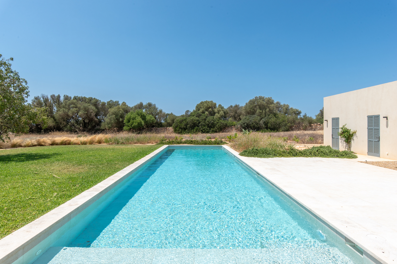 Long pool
