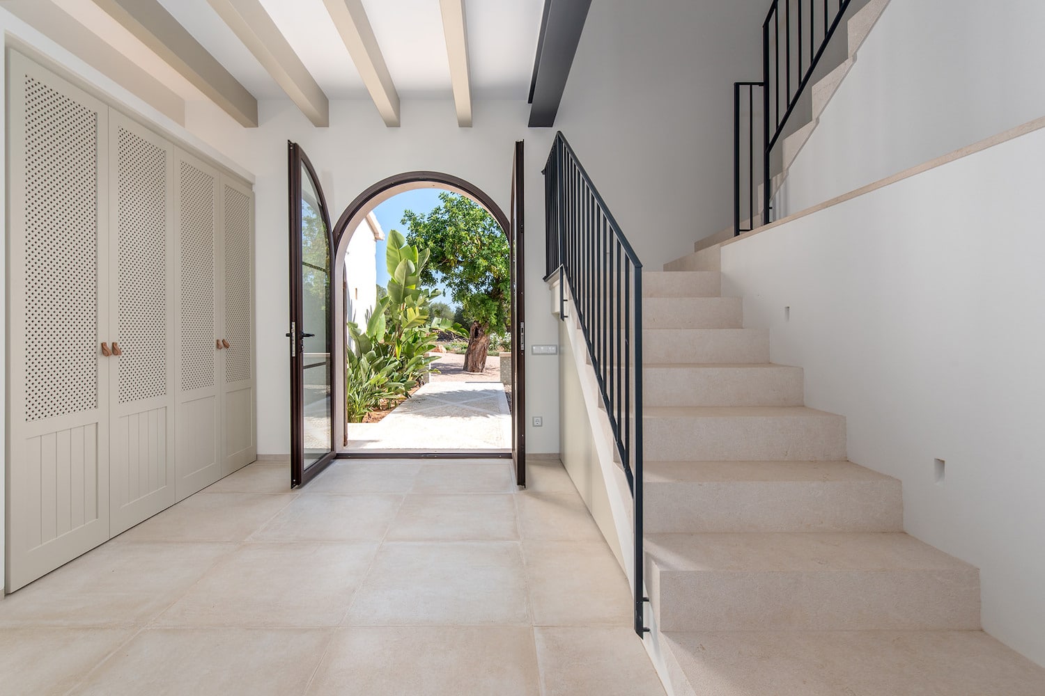 Inviting entrance area