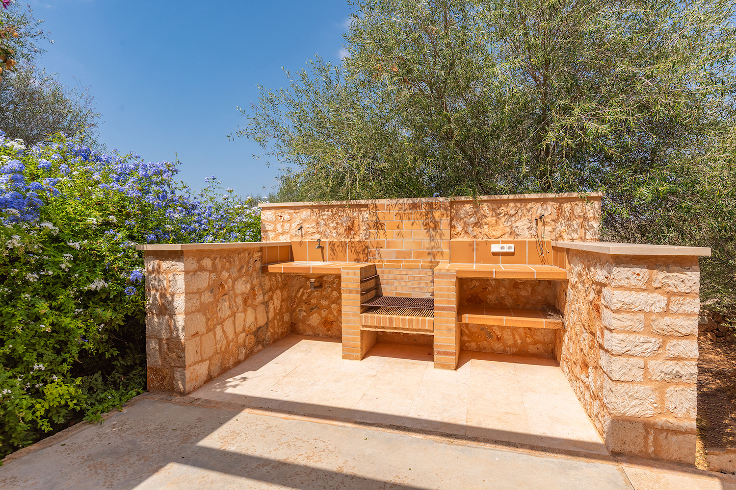Separate barbecue area