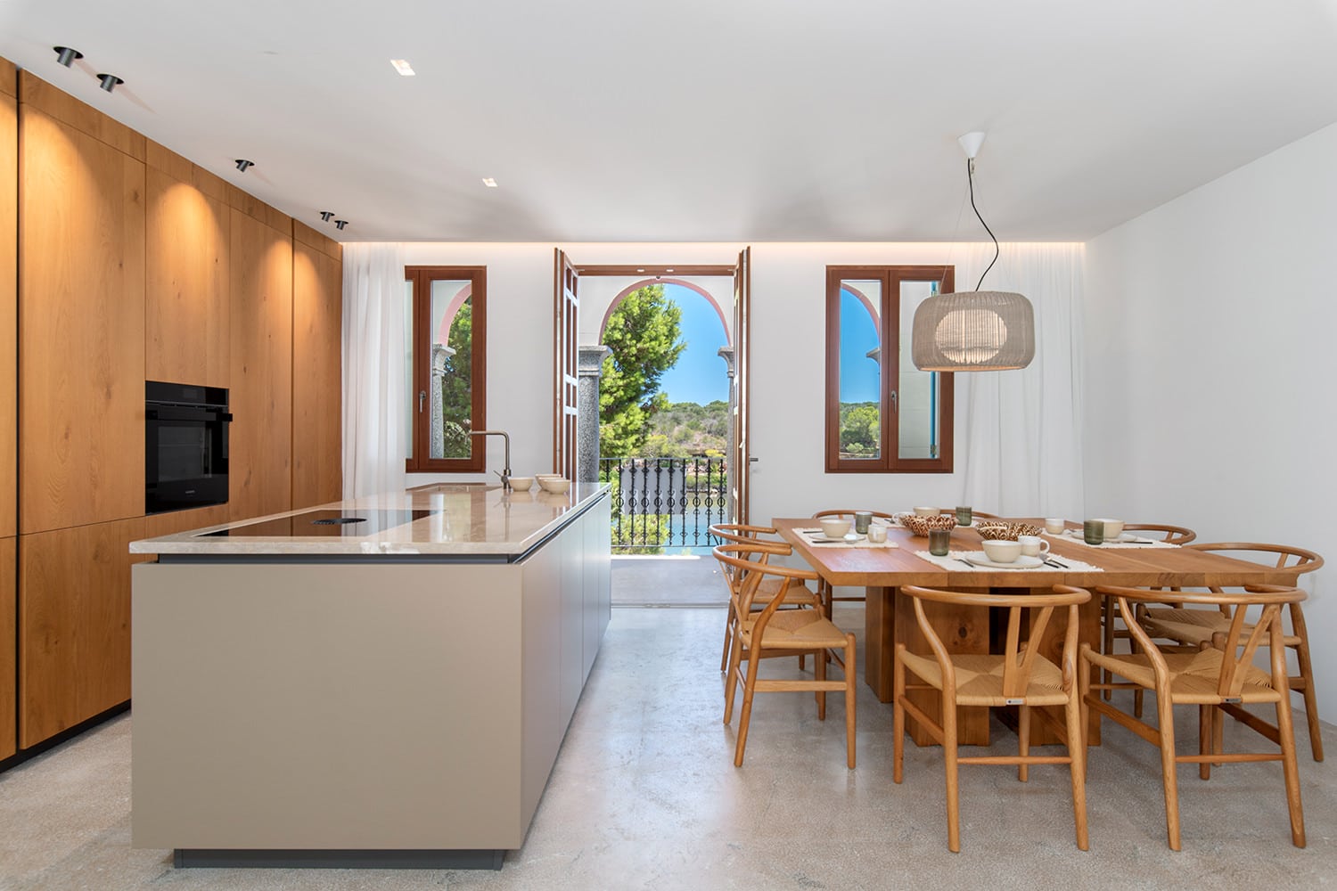 Open plan living and dining area