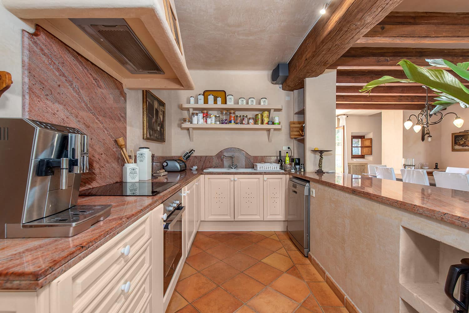 Fully equipped kitchen