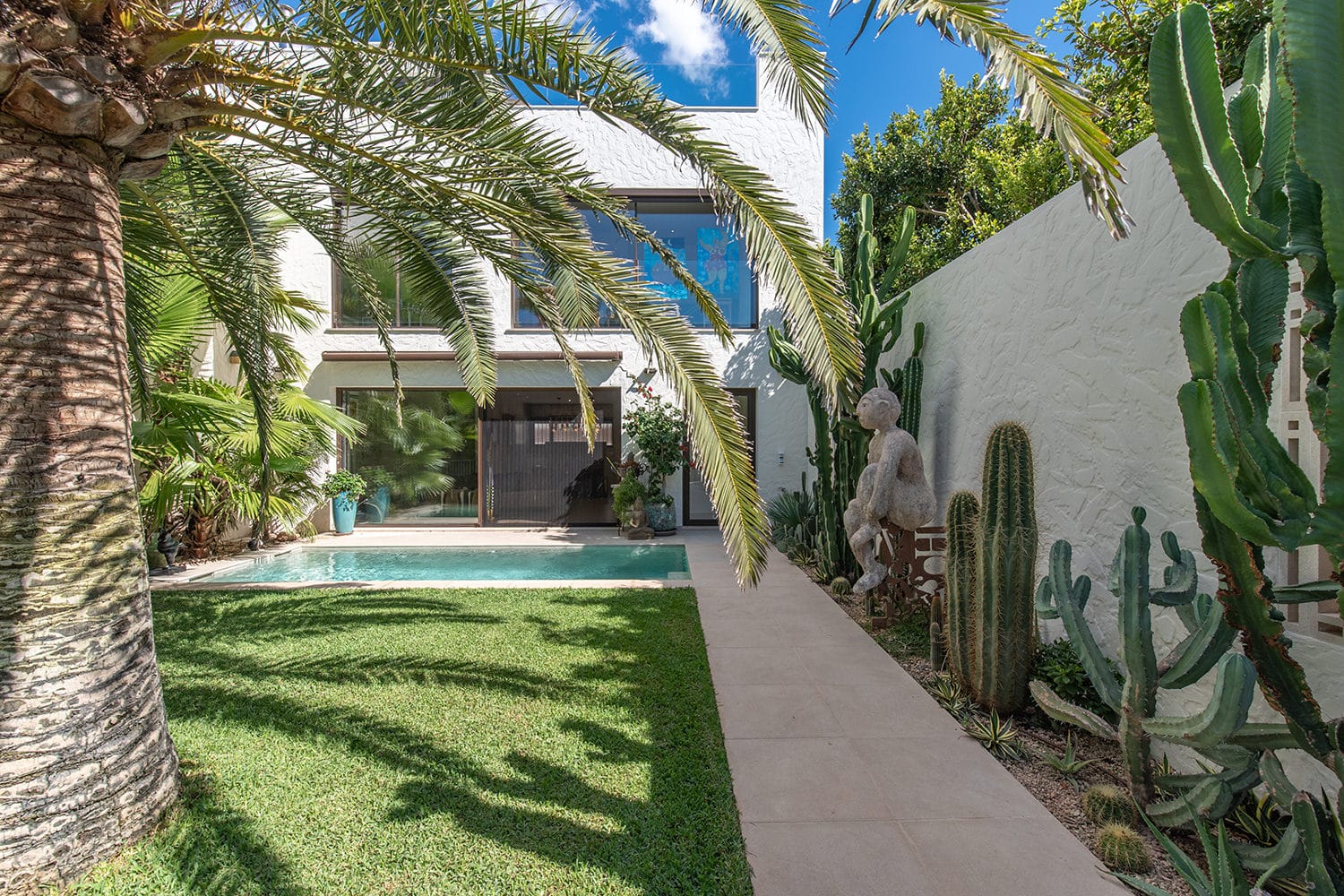 Oasis of well-being - Stylish villa with pool, lots of privacy, fantastic garden and sea views