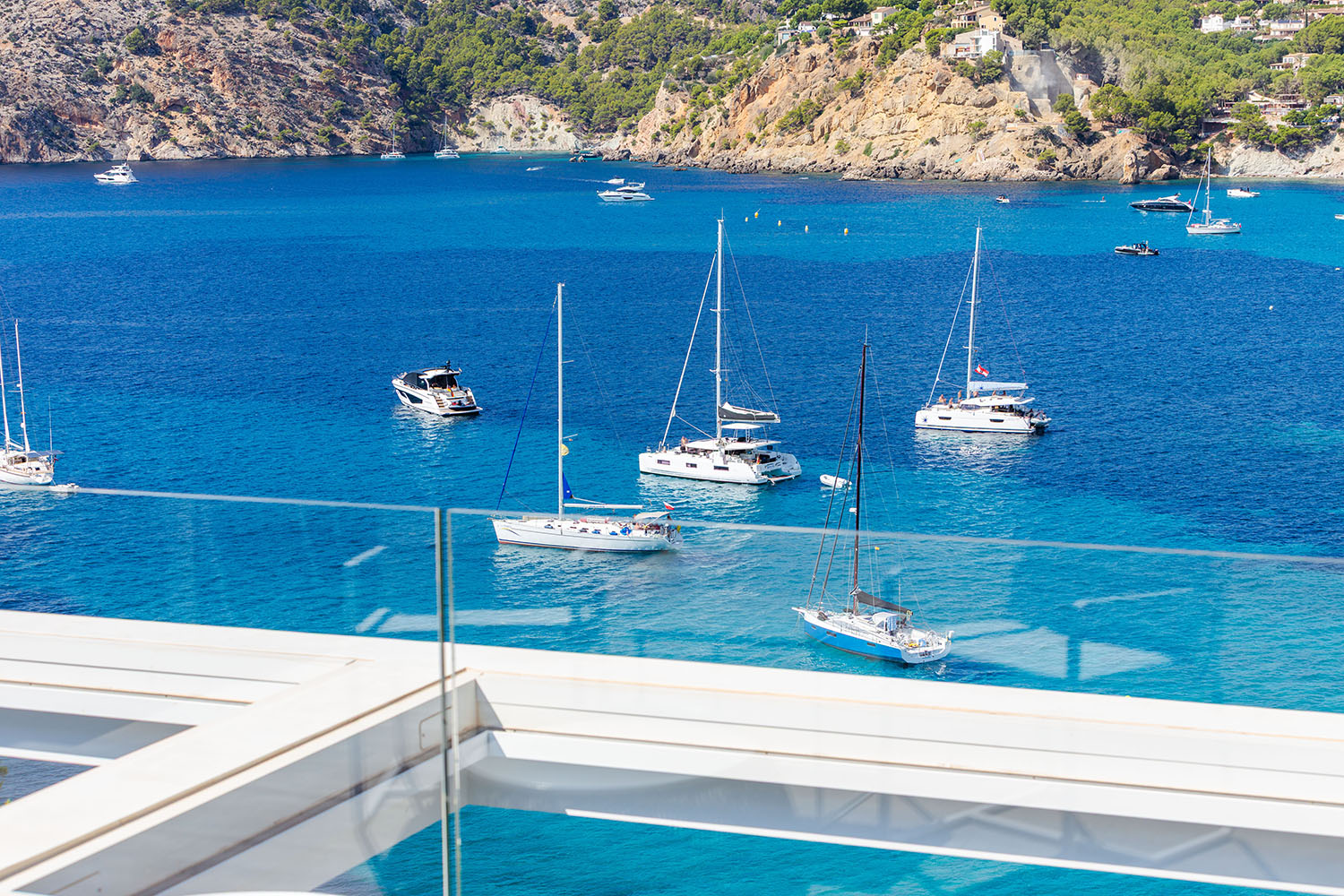 27024-villa-mit-meerzugang-camp-de-mar-q