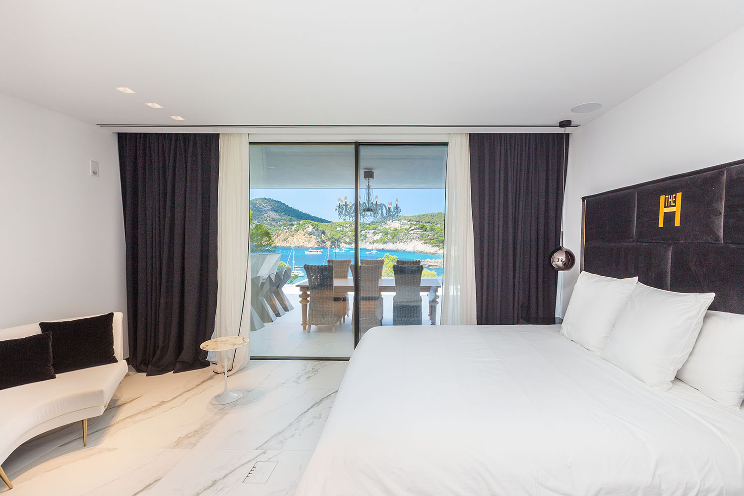 27024-villa-mit-meerzugang-camp-de-mar-t