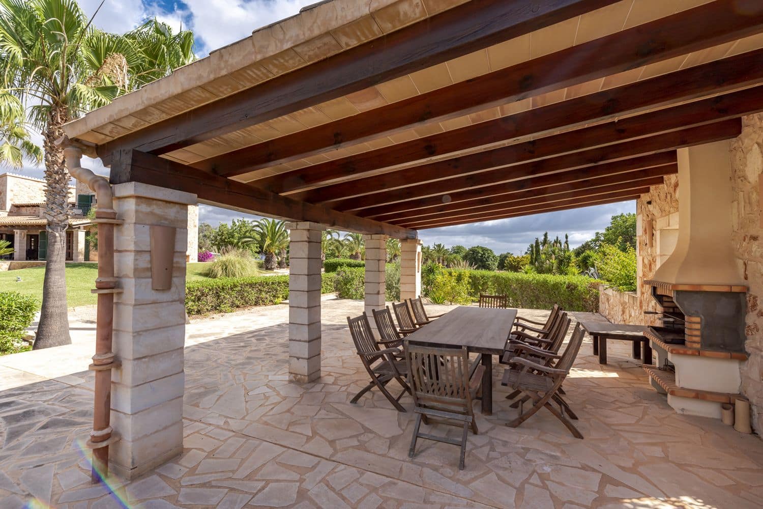 Separate bbq terrace in the garden