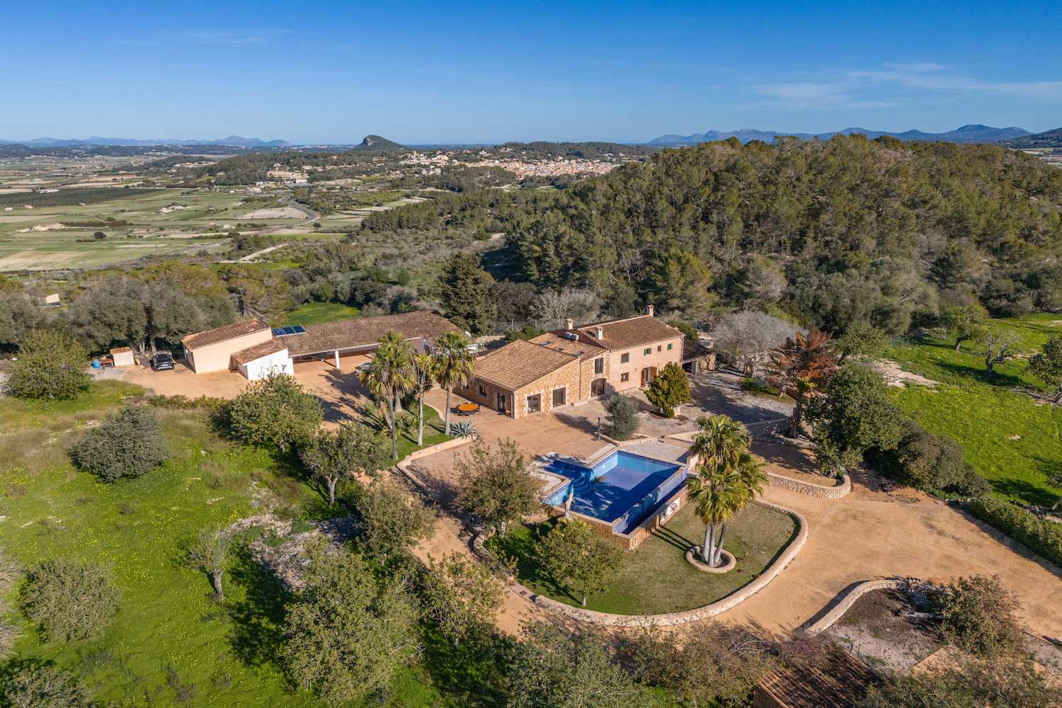 Traditional finca property in an elevated position with panoramic views and lots of privacy