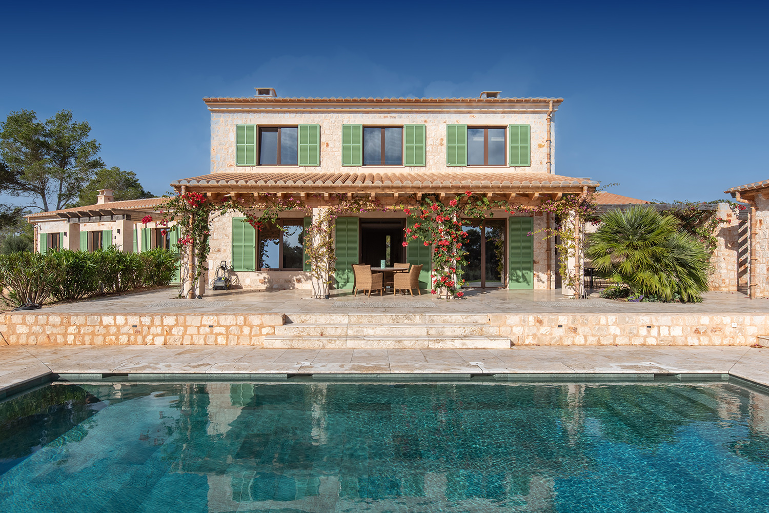 Finca with naturalstone facade