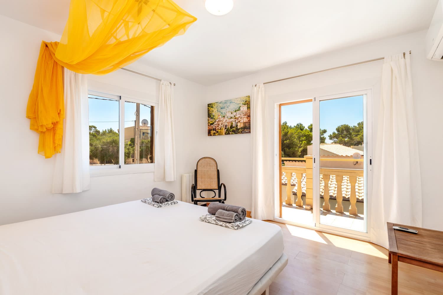 Bedroom with terrace