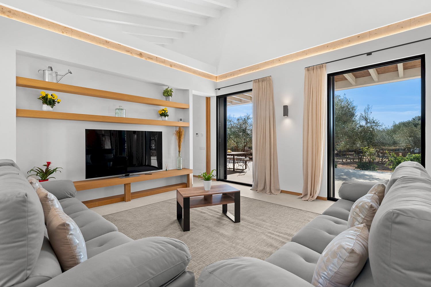 Lightflooded living room