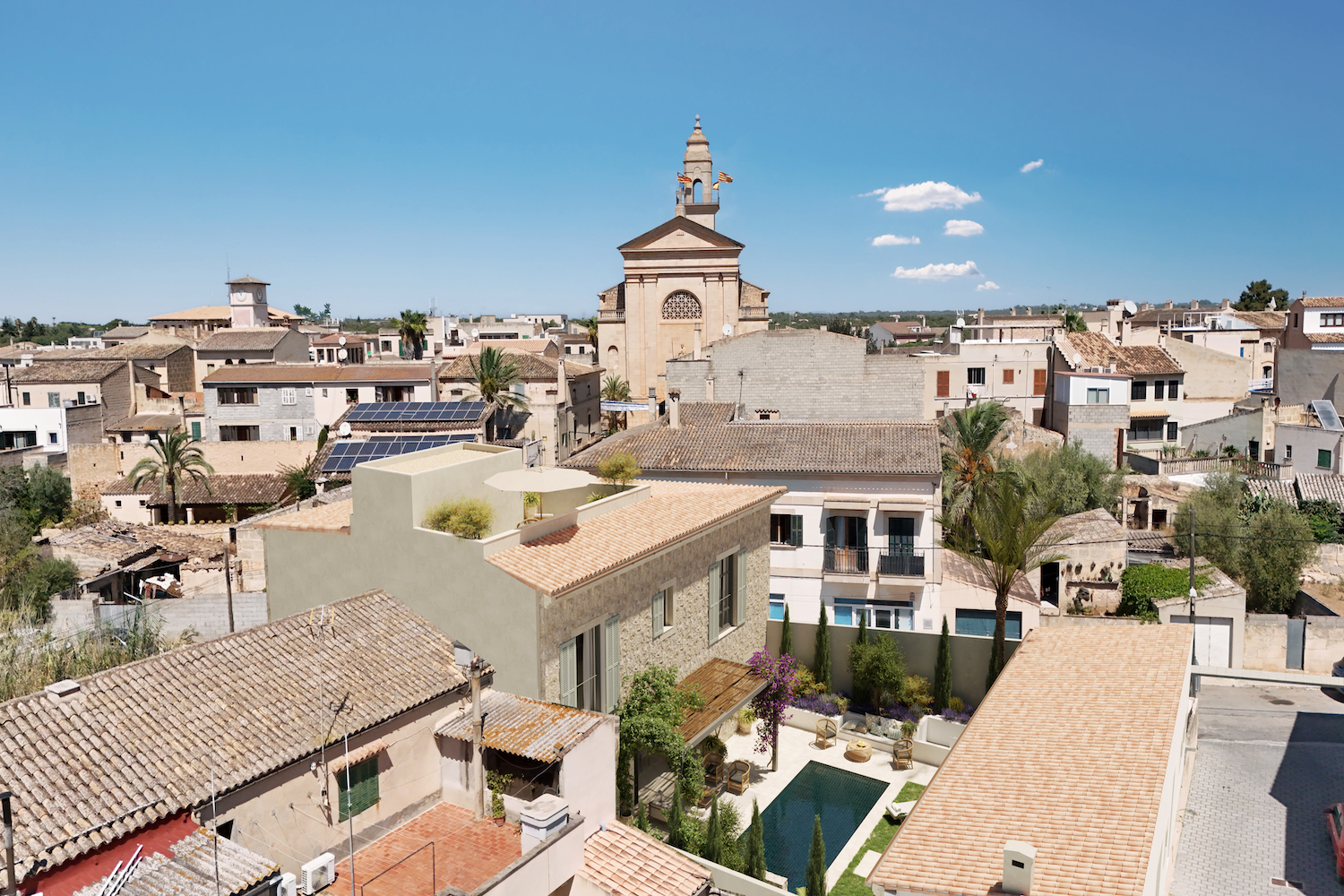 Walking distance to the marketplace