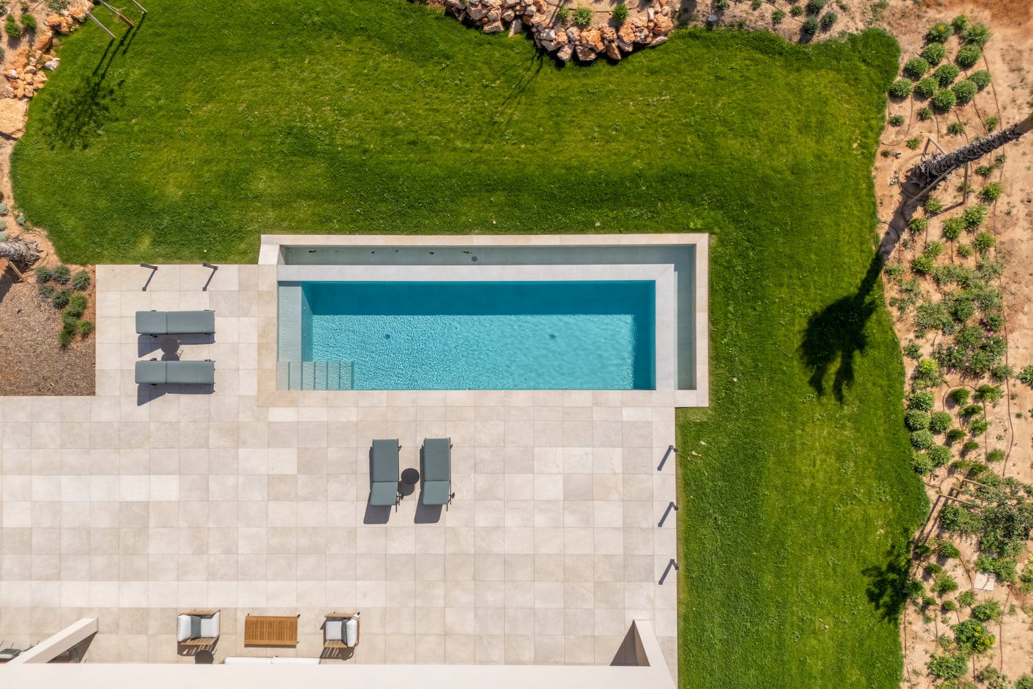 Beautifully laid-out garden