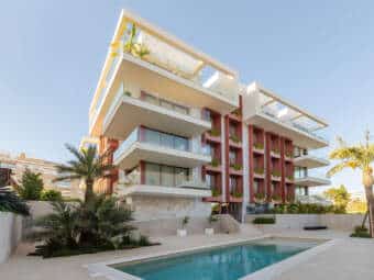 Elegant apartment with pool in innovative residential complex