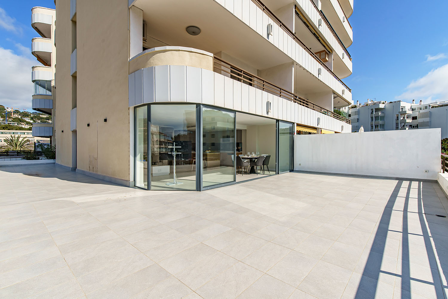 Portals NousStylishly renovated apartment with spacious terrace – photo 18
