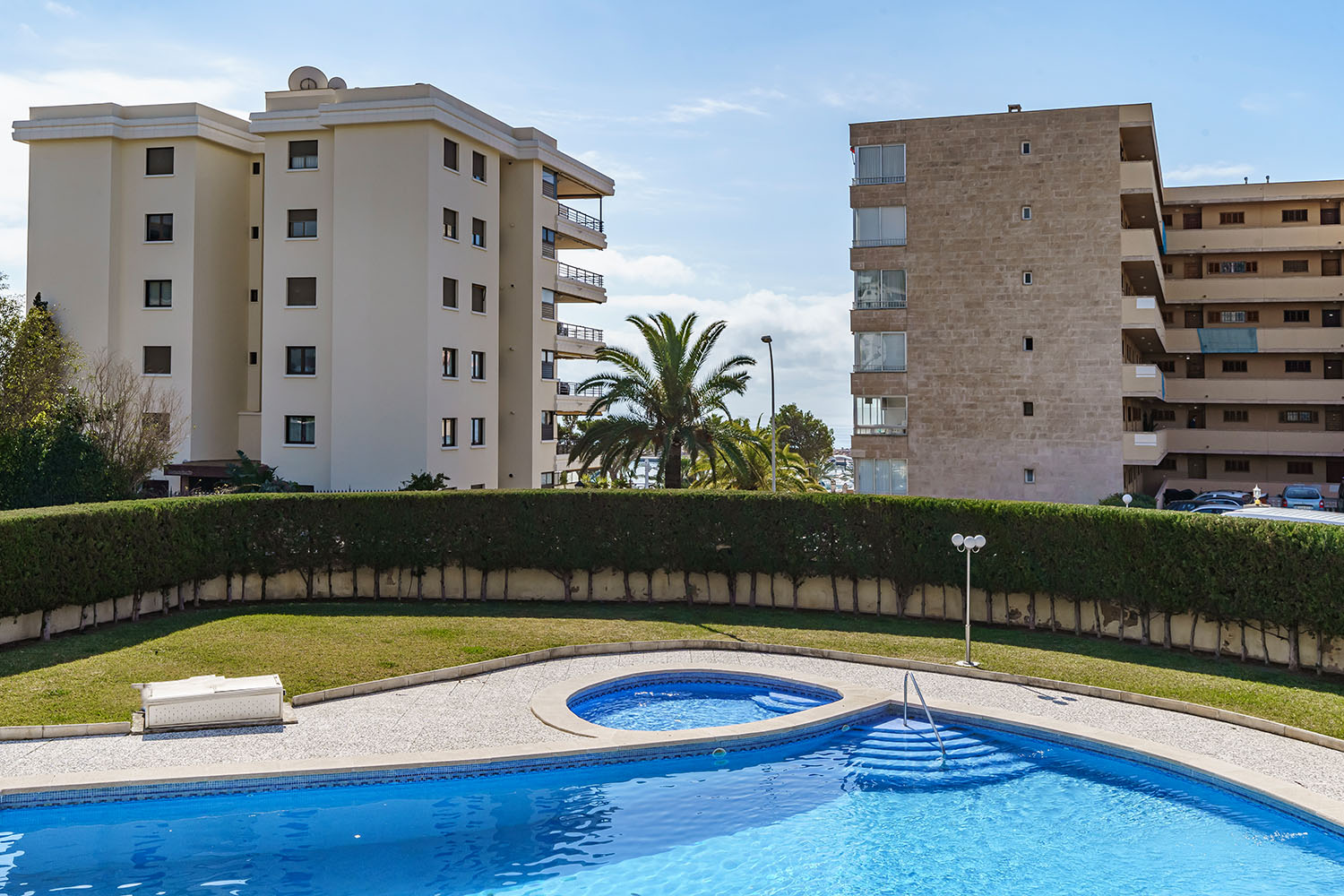Portals NousStylishly renovated apartment with spacious terrace – photo 19