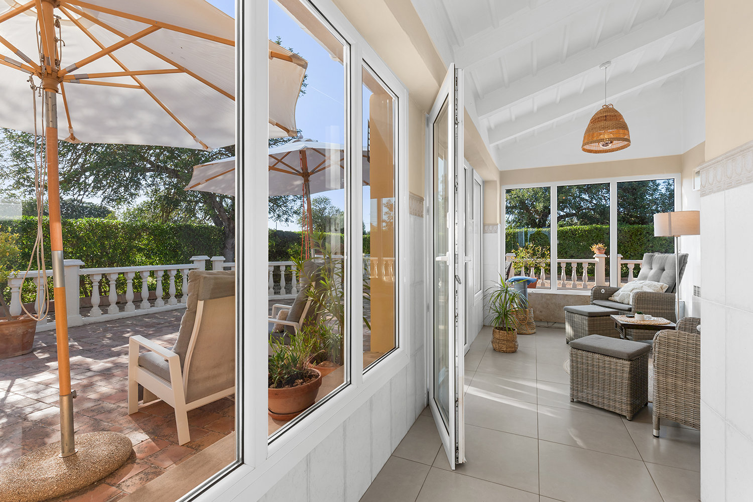Light-filled living space with timeless elegance