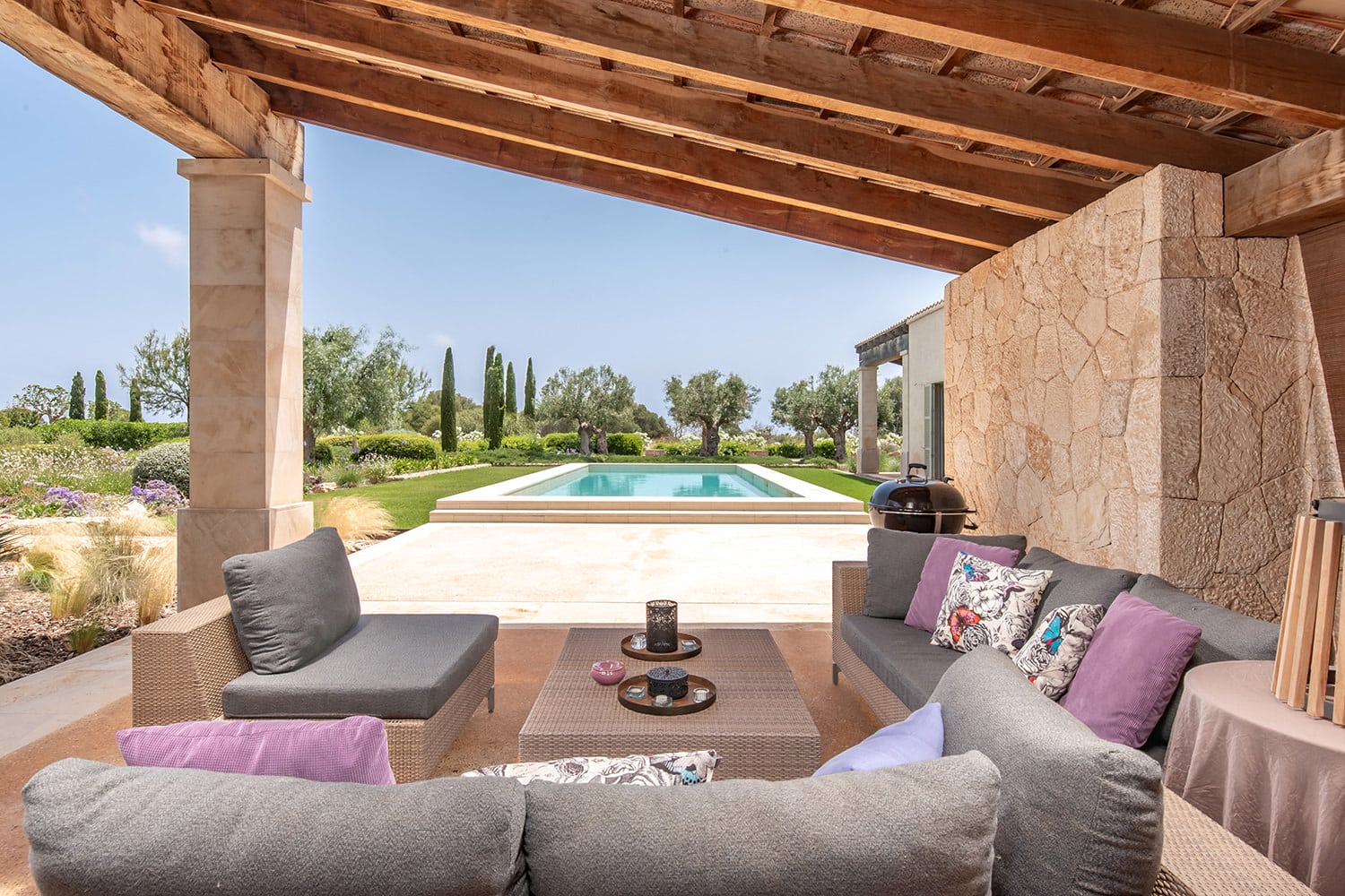 Covered terrace with chillout area