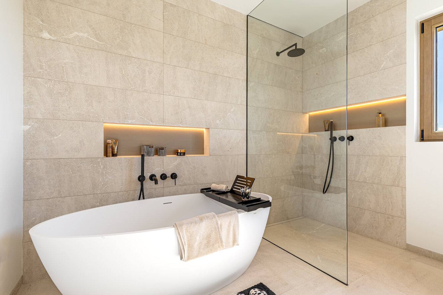One of 4 bathrooms