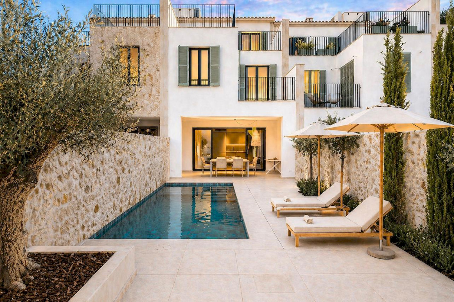 View of the house with pool in Santanyi