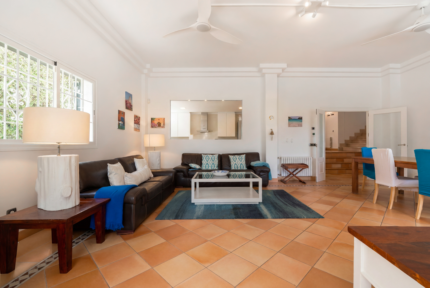 Spacious living and dining area