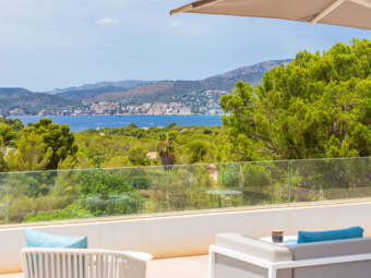 Modern sea view villa with separate guest area
