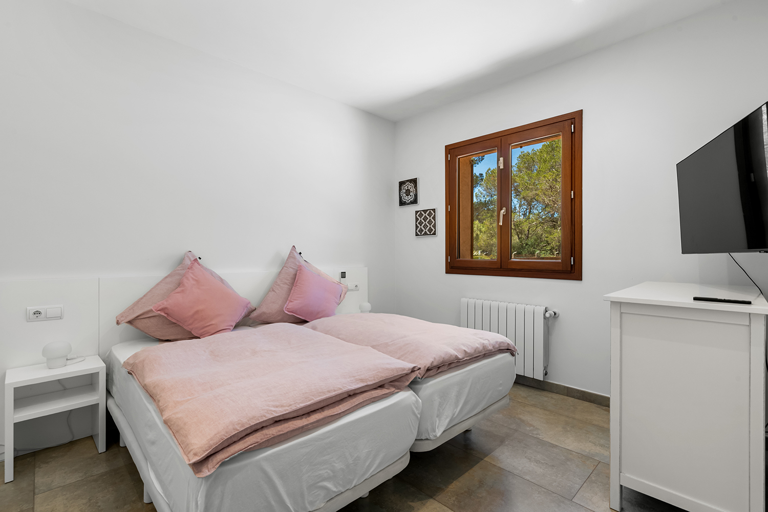 One of 5 bedrooms